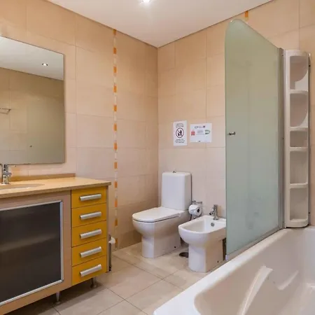 Holiday home Hugo - Bright Modern Walk To Restaurants Albufeira
