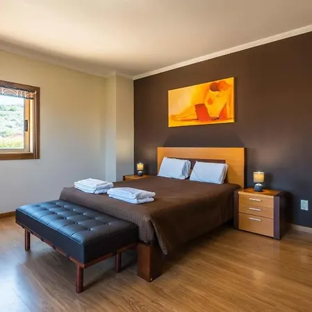Hugo - Bright Modern Walk To Restaurants Holiday home *
