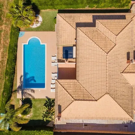 Hugo - Bright Modern Walk To Restaurants * Albufeira