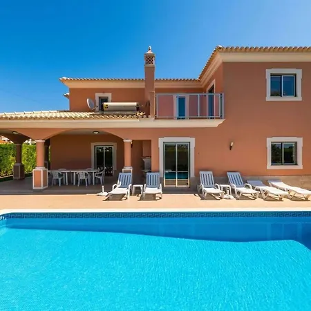 Ferienhaus Hugo - Bright Modern Walk To Restaurants Albufeira