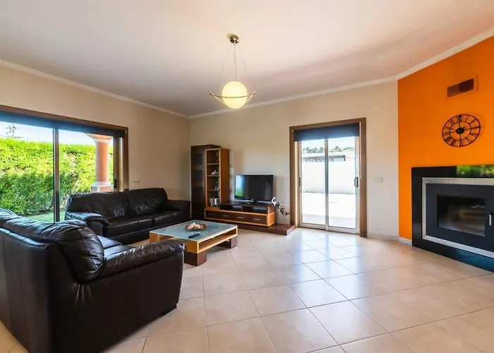 Villa Hugo - Bright Modern Walk To Restaurants Albufeira