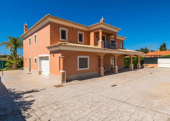 Hugo - Bright Modern Walk To Restaurants Albufeira