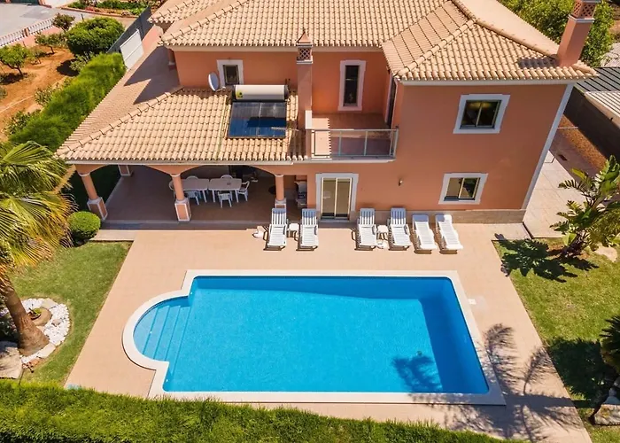 Hugo - Bright Modern Walk To Restaurants Villa