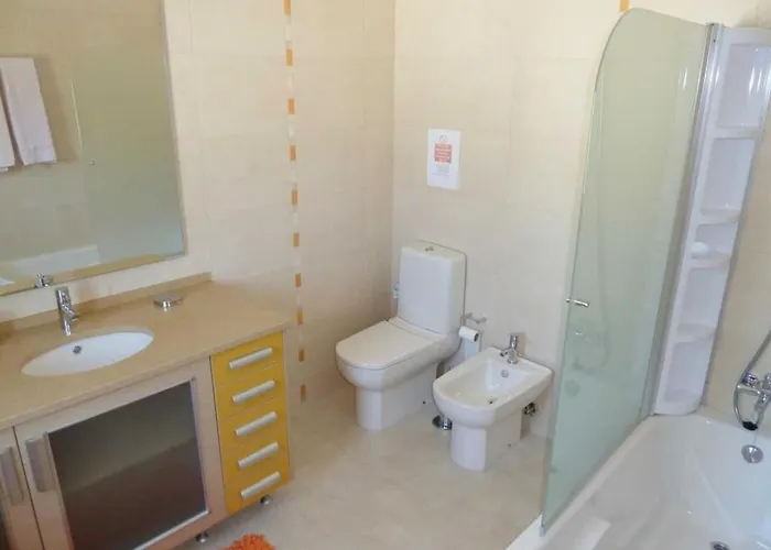 Villa Hugo - Bright Modern Walk To Restaurants