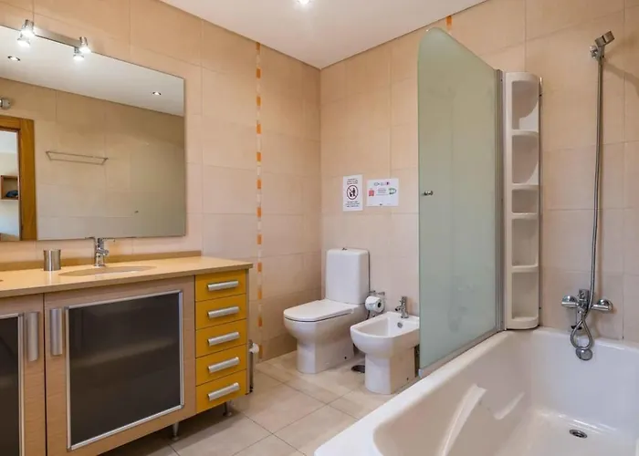 Villa Hugo - Bright Modern Walk To Restaurants Albufeira