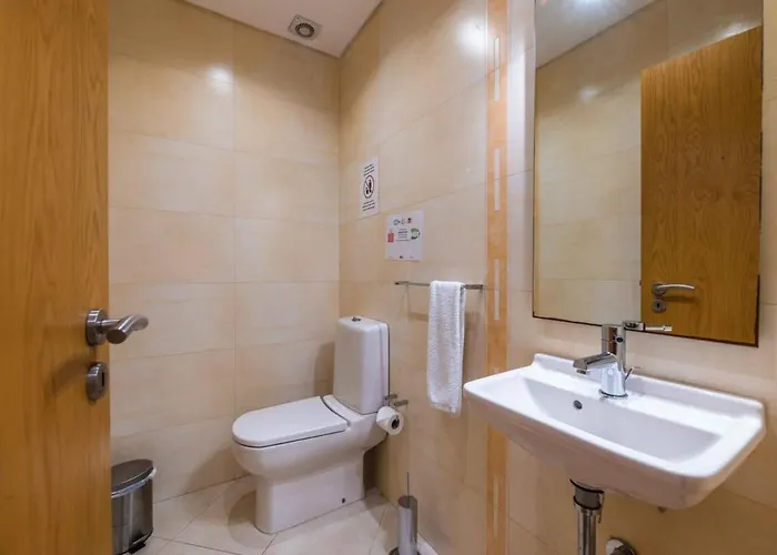 Villa Hugo - Bright Modern Walk To Restaurants *