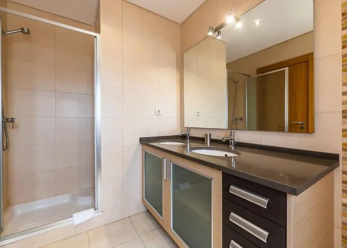 Hugo - Bright Modern Walk To Restaurants