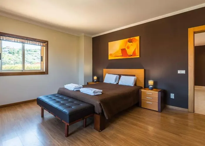 Hugo - Bright Modern Walk To Restaurants Villa *