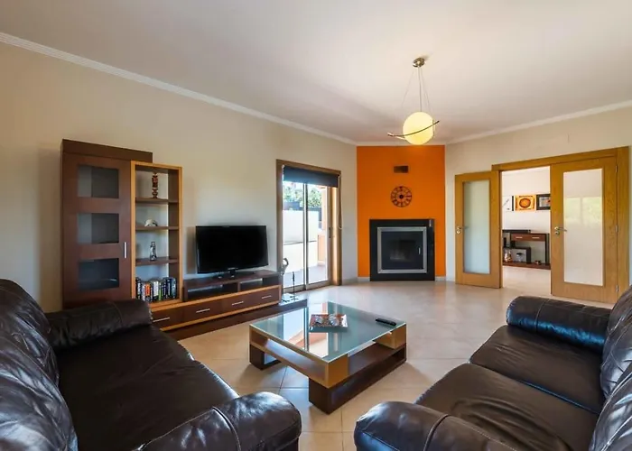 Hugo - Bright Modern Walk To Restaurants Villa Albufeira