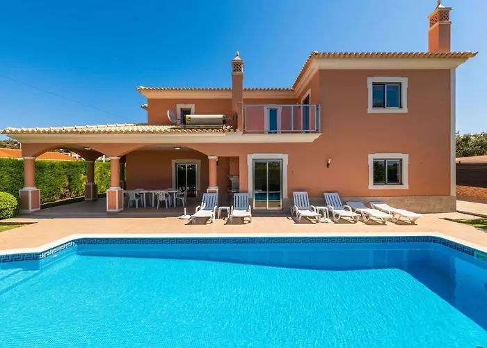 Villa Hugo - Bright Modern Walk To Restaurants Albufeira
